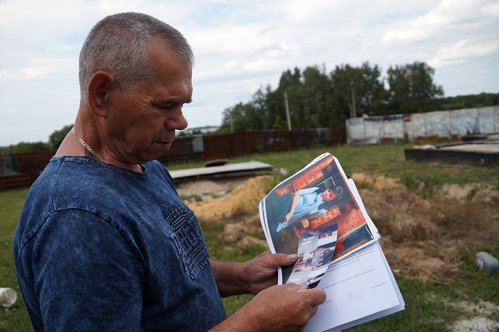 Житель Венева строит часовню в память о дочери, погибшей в аварии
newstula.ru/fn_474893.html 

"Тульские новости" - о мужчине, который уже 6 лет собственноручно возводит храм, чтобы люди, потерявшие близких в ДТП, могли за них помолиться. #Тула #ТН