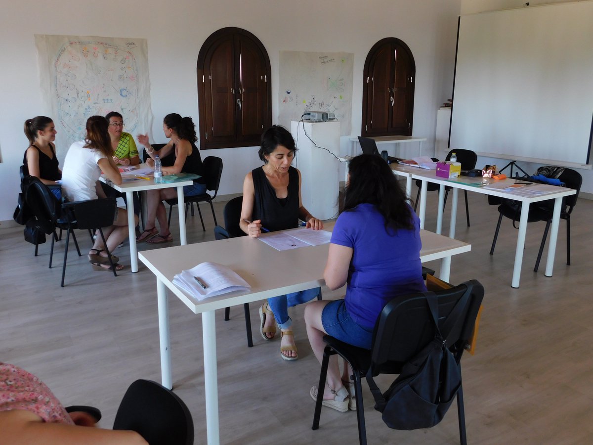 Puesta en práctica de la #Entrevista de #trabajo. 
Aunque somos compañeras y tenemos confianza, los nervios surgen. Sabemos en el fondo que el día de mañana la tendremos que vivir con éxito.
Es un gusto estar con todas vosotras.
<a href="/FundacionSMLRPH/">Fundación Santa María la Real</a> 
<a href="/fundacionTef/">Fundación Telefónica</a> 
@Lanzaderas_EES