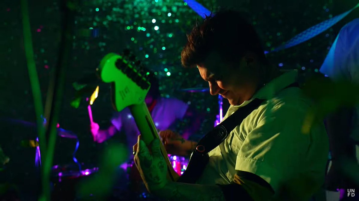 xoananas's tweet photo. не зовите меня на вечеринку если она не похожа на эту
#frnkieroandthefutureviolents
#frankiero #barriers #greatparty
https://t.co/pOyJPrOF8x … https://t.co/59Yx4iPVrN