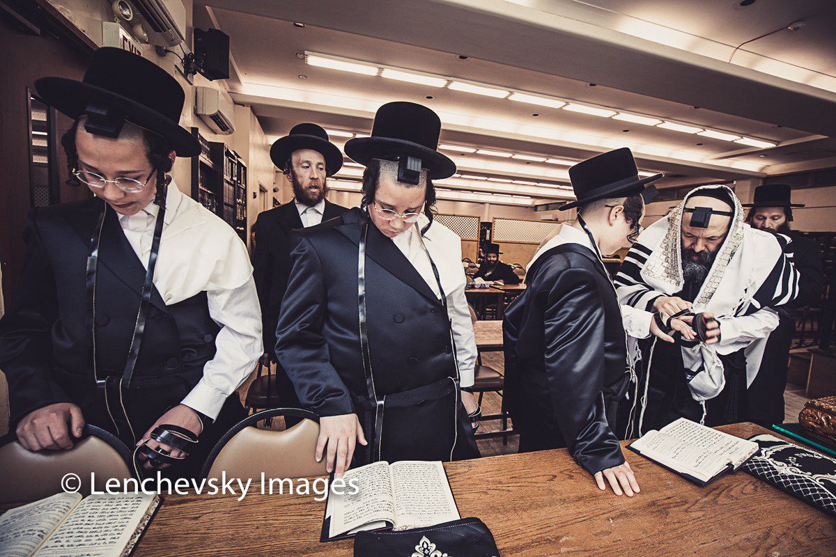 EzraFriedlander's tweet image. Wishing mazel tov to my close friend @rabbicheskyblau who is now celebrating bar mitzvah of his "triplets boys" seen below is the Bobov-45 Rebbe put tefilin on them. May the merit of our ancestors Avrohom, Yitzchok and Yaakov bring much nachas to their parents. @ImageLenchevsky