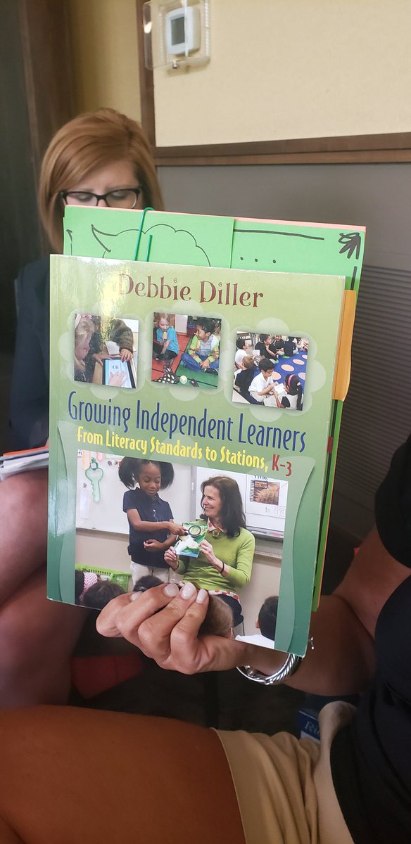 queenhollyf's tweet image. Have you learned from this instructional  genius? @TerryDikes #droppingknowledge @JCAPAgroup #knowsherstuff