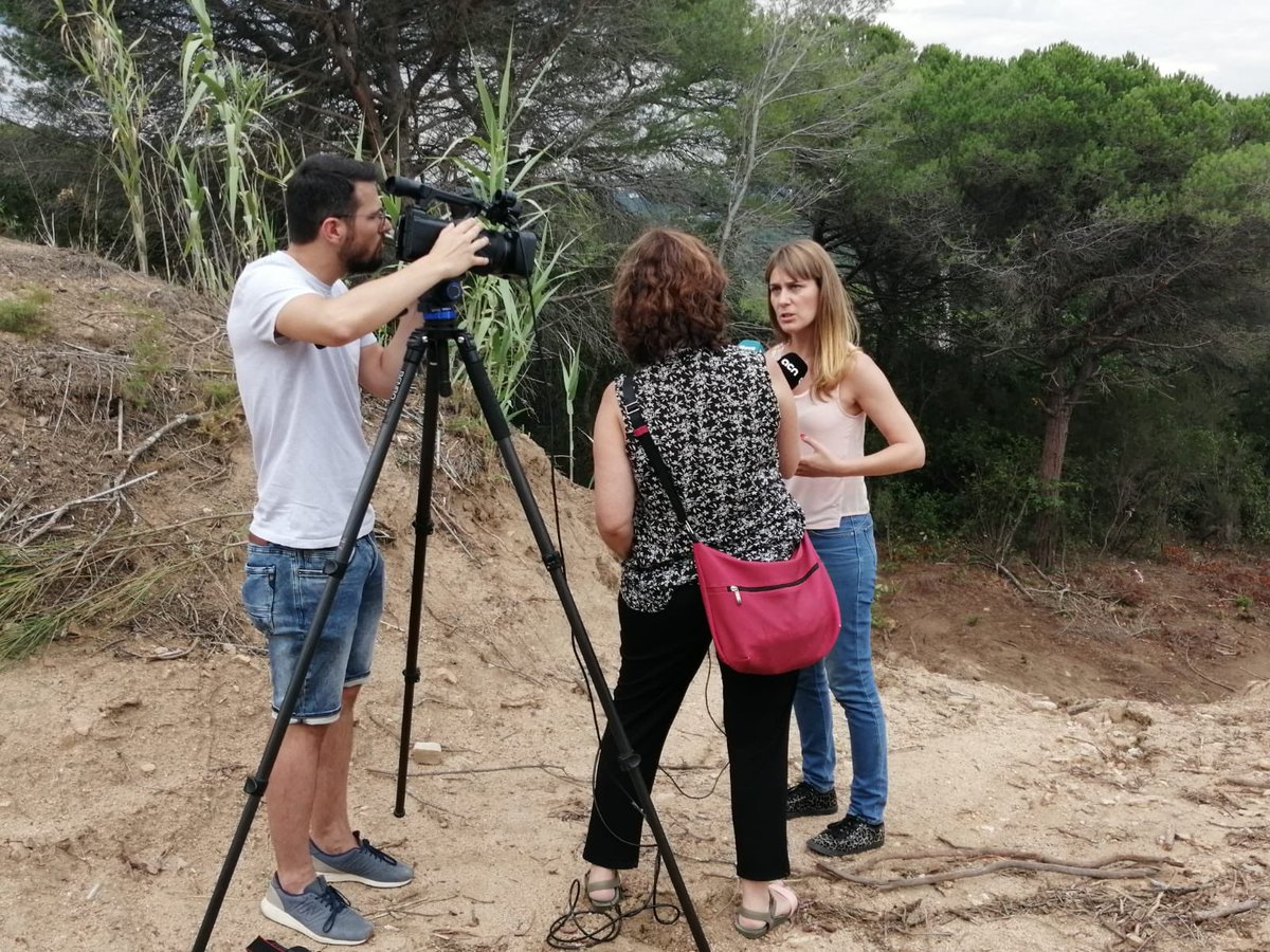 Avui els comuns de Blanes i Lloret i membres d’Aturem la C-32 han visitat amb la @jessicaalbiach la zona afectada per l’allargament de la C-32. La Llei de Canvi Climàtic no pot ser vulnerada, els nostres espais naturals no són un negoci. #AturemC32