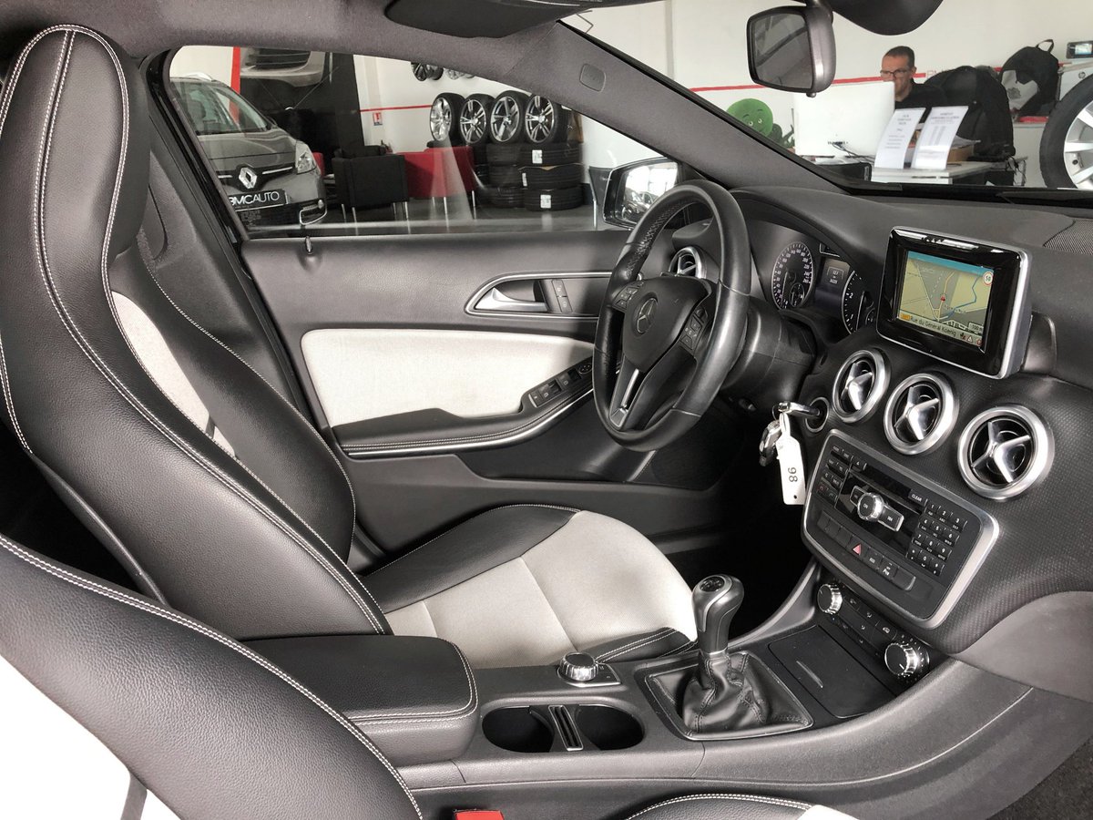 BMCAUTO59's tweet photo. #Bmcauto #Mercedes Classe A 180 Cdi Xénon/ParkTronic/Semi Cuir Sport/Gps/Tél/Bluetooth Audio/Ja18p Amg 1°Main
36250Km - 09/2014 Prix: 16990€
Plus d'infos sur notre site: https://t.co/fYfeH4YCEc 
#MercedesBenz #Mercedesfrance #Amg #PackAmg #MercedesAmg https://t.co/VuOC9dA42H