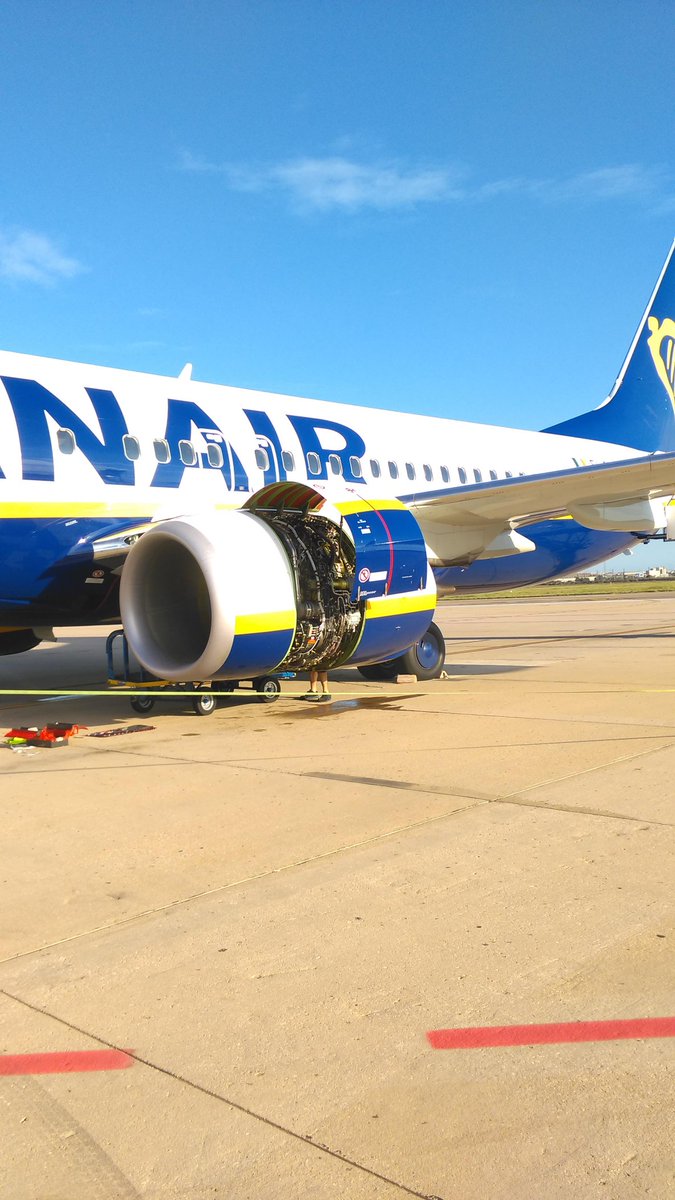 ServiceRyanair's tweet image. Does anyone know how to close the flappy thing on the side on an engine? (Asking for a friend) #WednesdayWisdom