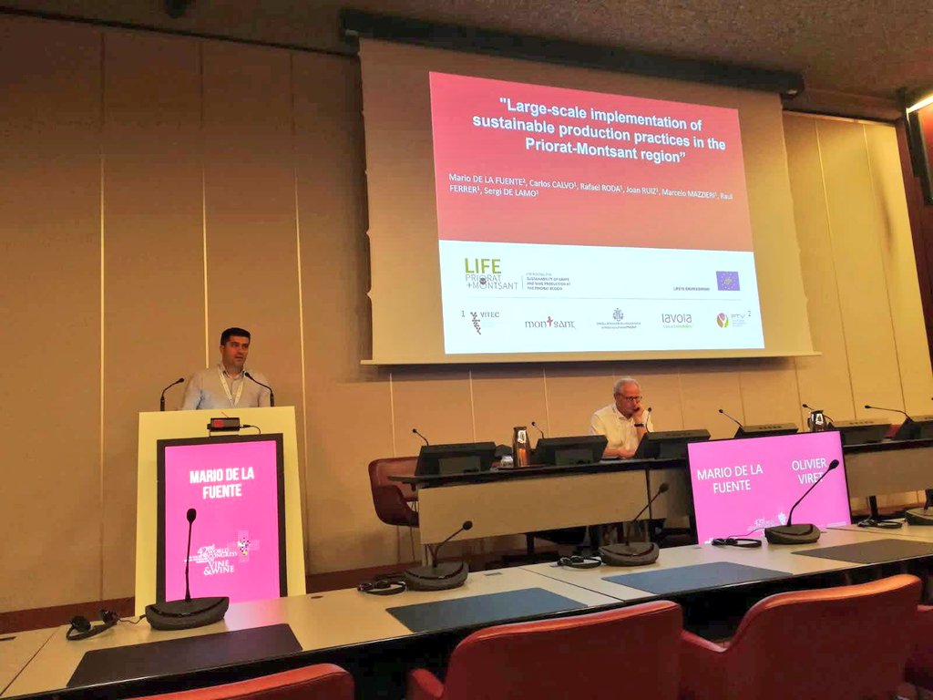 PT_Vino's tweet photo. Nuestro gerente, Mario de la Fuente, presenta el proyecto @PRIORATMONTSANT, en el que participa la PTV, en #oiv2019ch https://t.co/KbgJcvJiXQ