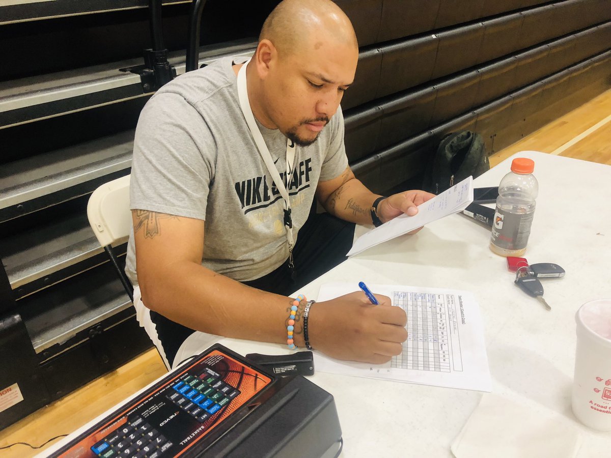 Coach_Hargrove's tweet photo. As Assistant Camp Director sometimes you have administrative duties and Iโm CRUSHING it!
#SuperOrganized #Nike
#EveryKidIsWhereTheyAreSupposedToBe
#ExcellentPenmanship
#PublicAdministrationDegreeBTW https://t.co/DL40tmhMKn