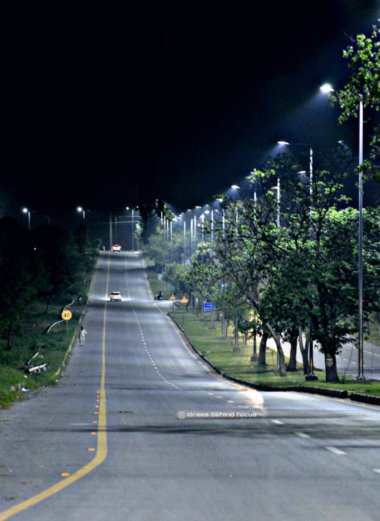 Islamabadies's tweet photo. Nights of #Islamabad https://t.co/k7WfZM3uU0