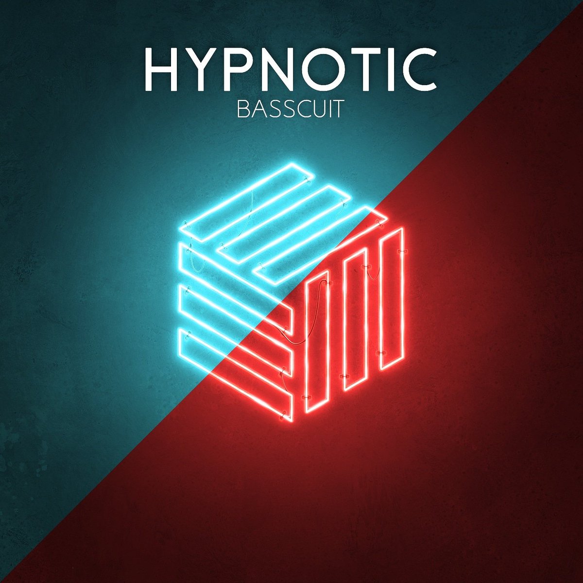 basscuit's tweet photo. Just in time for #parookaville2019.
'Hypnotic' is out now! 🚀👽
Check it out: https://t.co/aZVNzwz9UN https://t.co/IqA8toWtBV