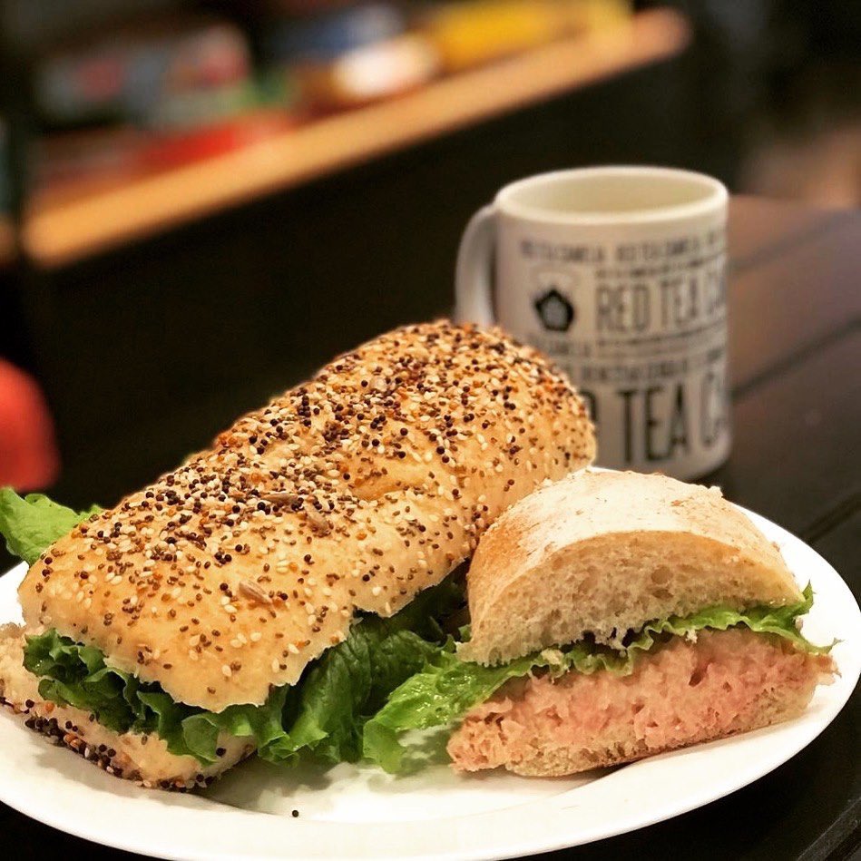 Que ves a comer hoy? Porque tenemos descuentos deliciosos, si compras un panini tu bebida, cualquiera, te sale al 50% así que corre por un rico panini, te esperamos! 

🛵 a domicilio por Rappi, Sin Delantal y UberEats

#FelizMiercoles #tealoversmx #redteacamelia