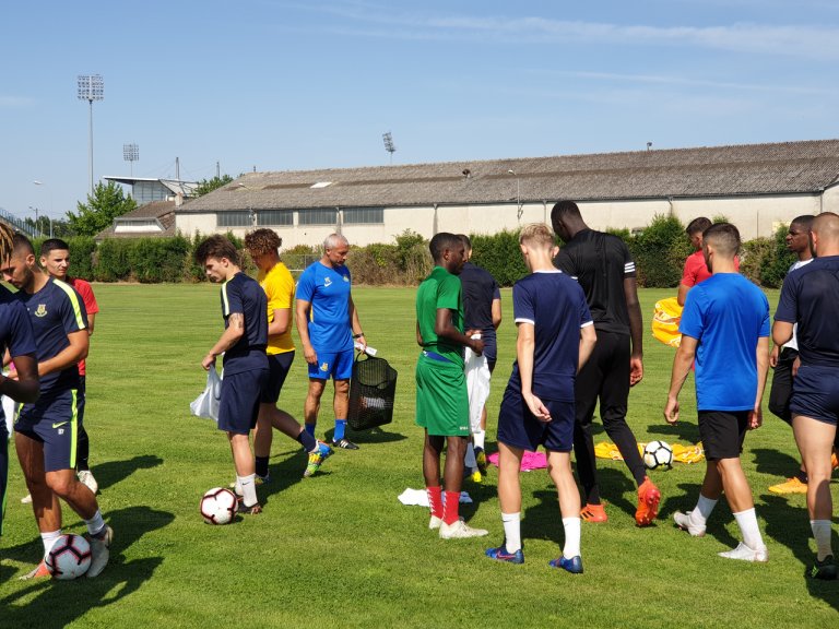 FCGueugnon_Off's tweet photo. ⚽️ Reprise des entraînements ! 🥇
Les forgerons ont repris l’entraînement ce mardi 16 juillet ! Après une séance physique hier à #Clessy, le groupe gueugnonnais a retrouvé le chemin des terrains ce matin.
📸 https://t.co/Yl2w5MGlHt #N3BFC https://t.co/QX94tS5OUI