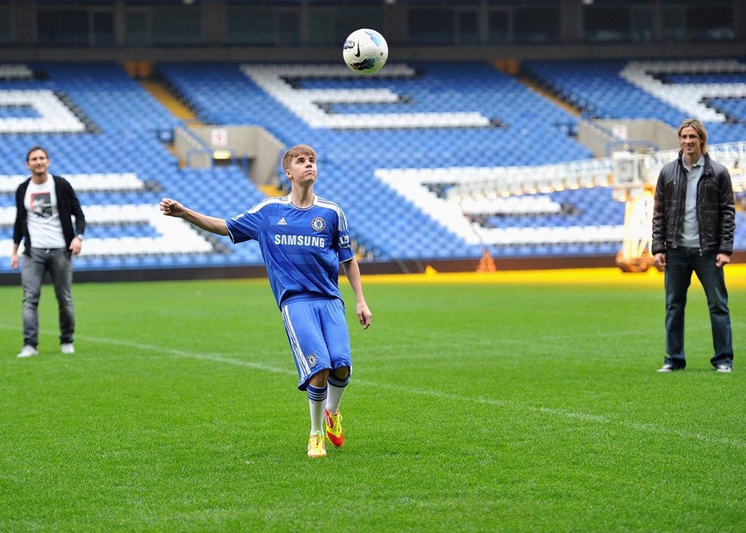 JBCrewdotcom's tweet photo. BBC Sport via Instagram:

The boys #TB @justinbieber @franklampard @Torres #StamfordBridge #December2011 https://t.co/cT5Kv88K9J