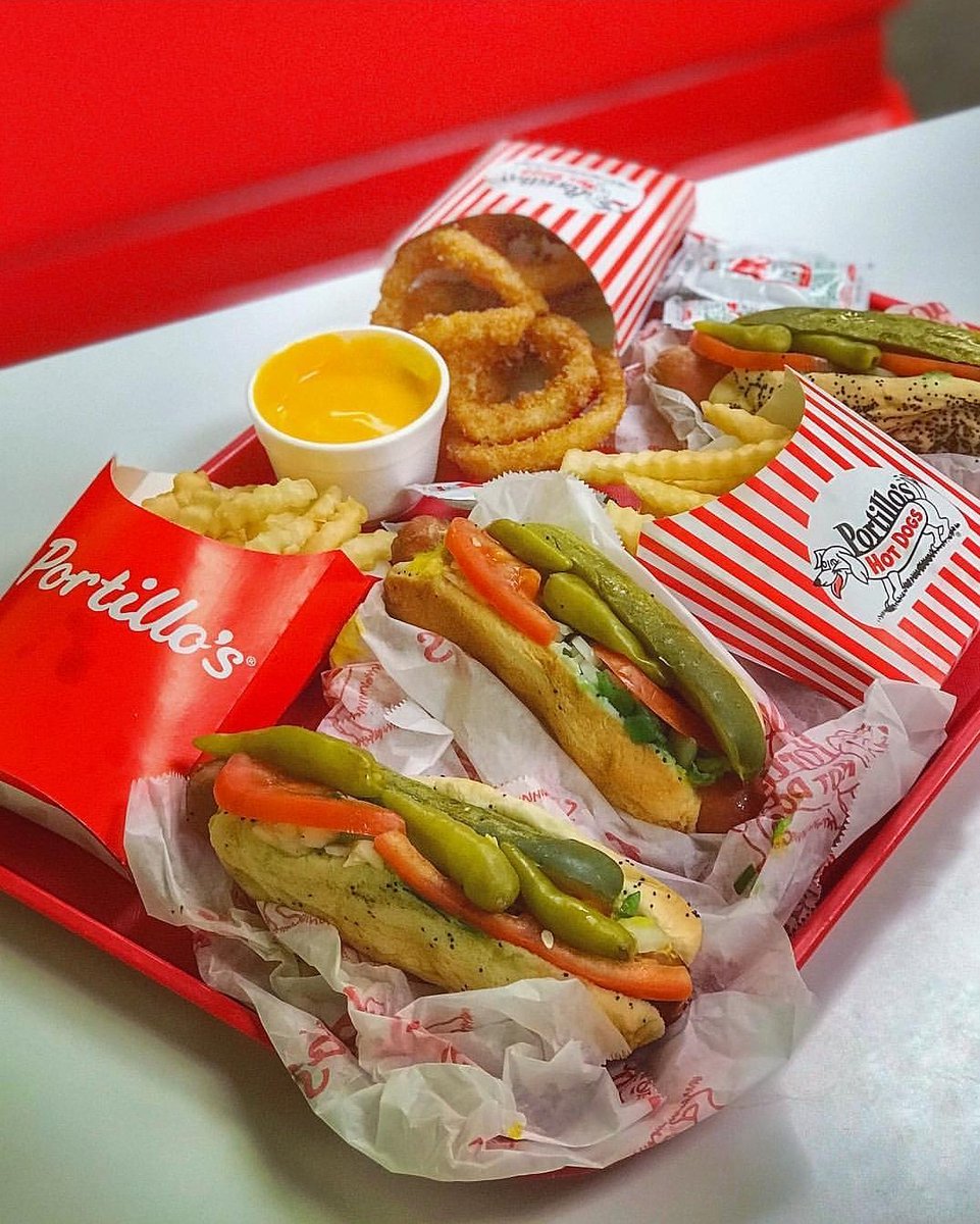 AskCHCA's tweet photo. Poppy seed bun, all beef hot dog, mustard, dill pickle spear, tomato, onion, neon green relish, sport peppers, and celery salt. It's #NationalHotDogDay, so stop by @portilloshotdog's for a Chicago style hot dog! 🌭#AskCHCA
 
📷: ig/thebittygritty https://t.co/NuFV6iEAig