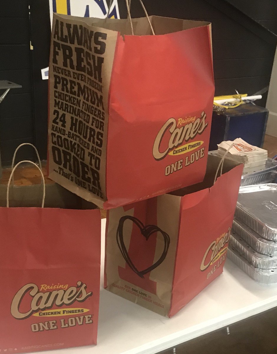 tyler_j_turner's tweet photo. We would like to thank Senator Ed Price for providing Lunch from Canes for the kids today!! We all greatly appreciate your assistance and contribution to helping the kids in the community!!! Thank you!! #gEAuxblue #EAspartans https://t.co/8X54GF18nr