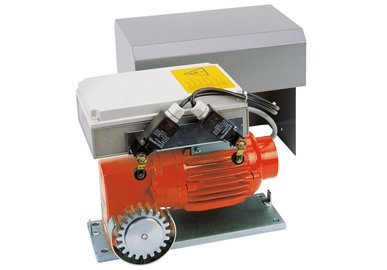 The DS 600 &amp; 1200 are SOMMER's strongest sliding gate operators, high performance and robust motor, ideal for heavy gates particularly for commercial premises. Travel up to 20m and gate weight to 1200kg. 
ow.ly/ghee50v3dkr
#gateautomation #homeautomation #automaticgates