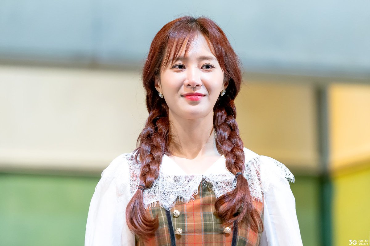 axbks's tweet photo. 190511 연극 앙리할아버지와 나 curtain-call(낮공연) - 소녀시대 유리 4p by DMSY https://t.co/XYp1TaT9C1      #소녀시대 #유리 #SNSD #YURI https://t.co/g1hjkuH6jX