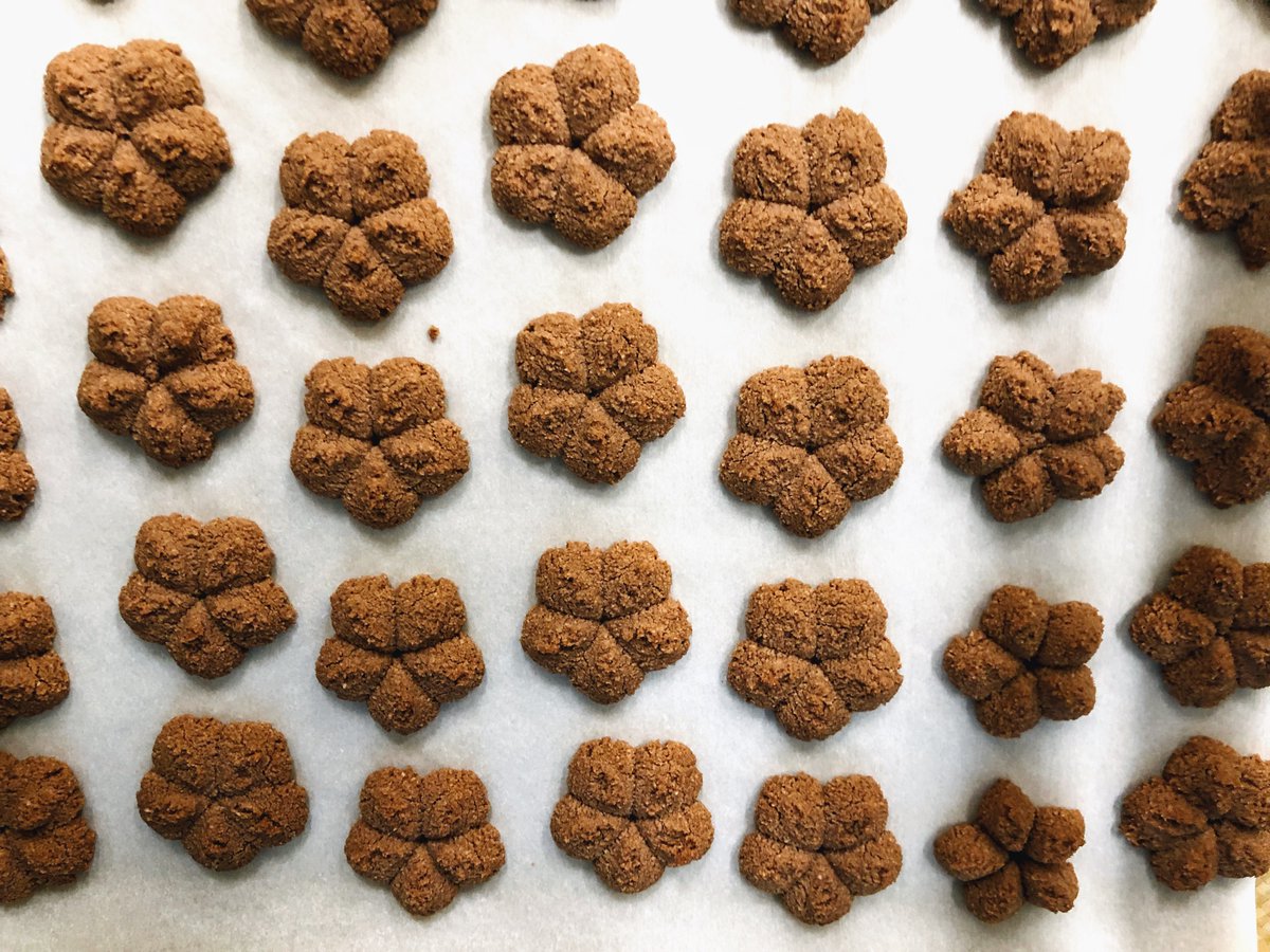 FPBC_Raleigh's tweet photo. Have you tried our 
C H O C O L A T E   S H O R T B R E A D?? 

Order today at https://t.co/d1IPxp5ekz 
.
.
#FivePointsBakingCo #ChocolateShortbread #chocolate 🍫 #shortbread #almonds #GlutenFree #LowCarb #local #NCLocal #ShopLocal #fresh https://t.co/6v52IH8cak