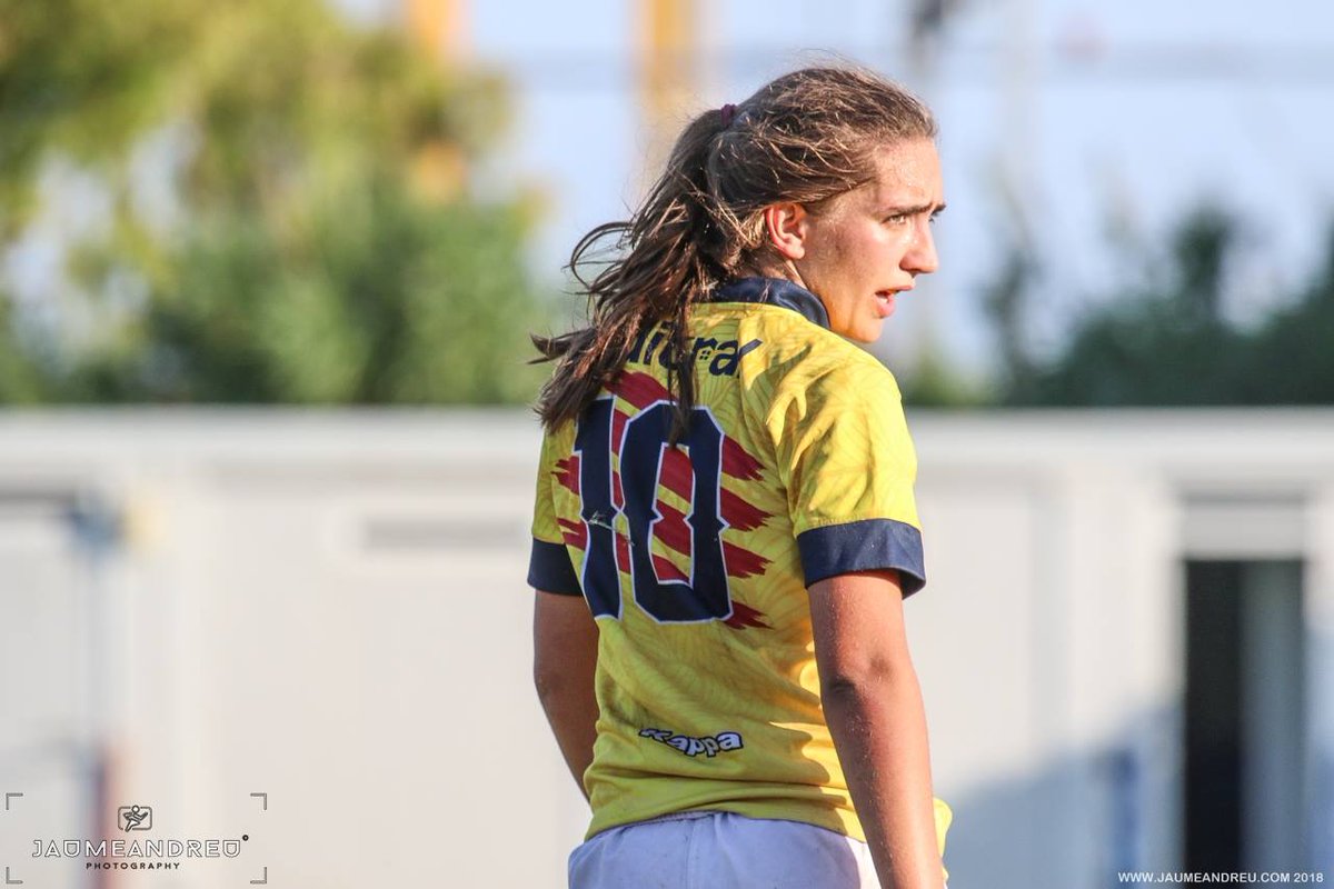 rugby_cat's tweet photo. Anna Puig és la Millor Jugadora de la #DHCFemenina amb el 44% dels vots dels aficionats 🏆🥇
La jugadora de la @UESantboiana ha superat Eli Segarra del Sant Cugat i Aina Trabado del BUC 💪💪 
Felicitats pel merescut premi 👏👏
https://t.co/44g5ObS1wV https://t.co/u3U4E9fw1U