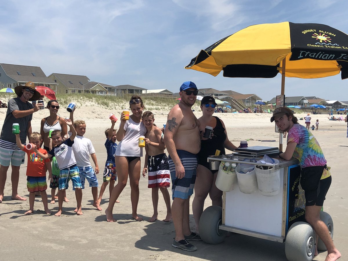 hzerbe6's tweet photo. It doesn’t get much better than Sunset Slush on the beach! @sunsetslush #Oceanislebeach #sunsetslush #wemightspendasmallfortuneonthis https://t.co/Rypqkv9ri3