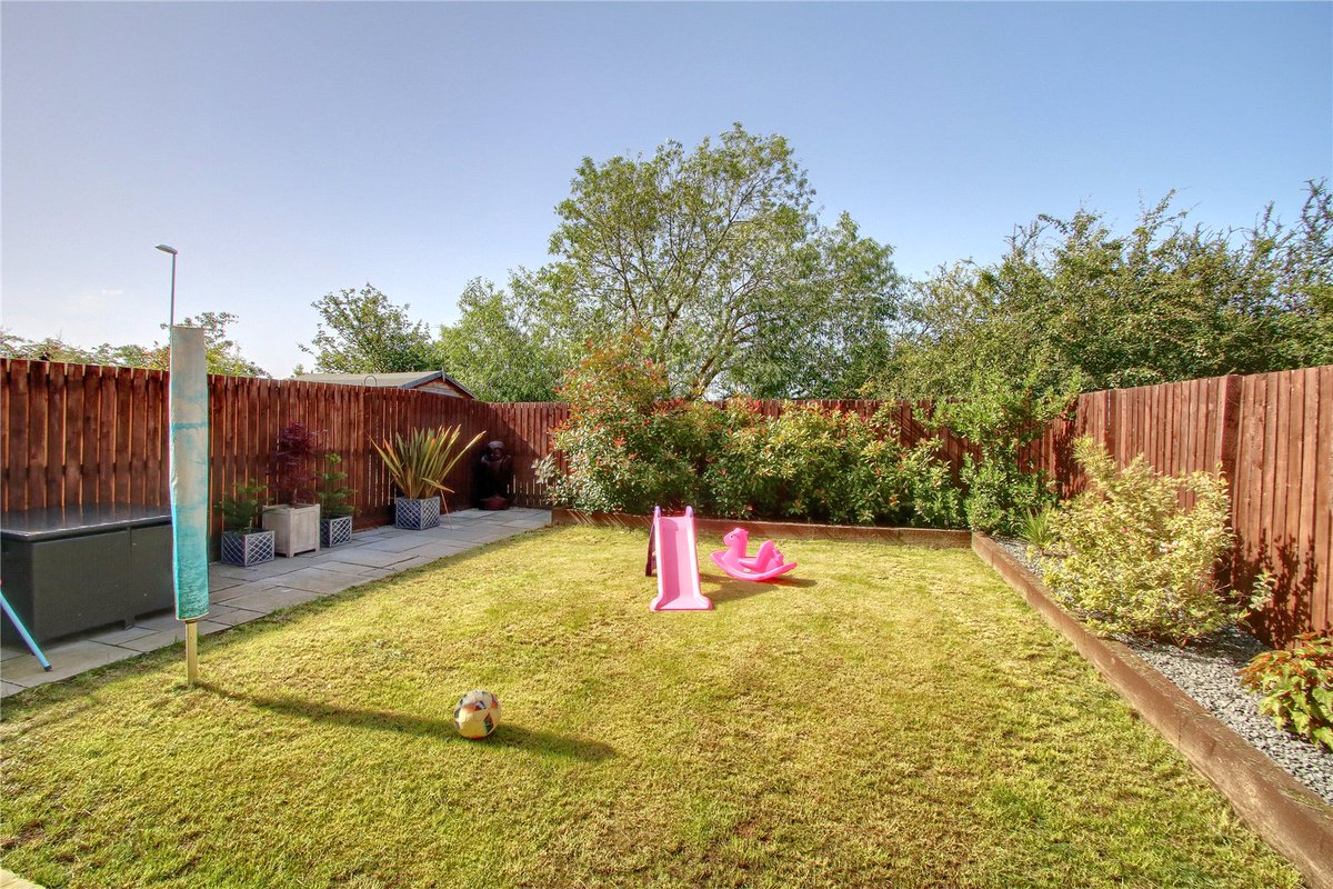 𝐍𝐄𝐖 𝐈𝐍𝐒𝐓𝐑𝐔𝐂𝐓𝐈𝐎𝐍 - 𝐈𝐧𝐠𝐥𝐞𝐛𝐲 𝐁𝐚𝐫𝐰𝐢𝐜𝐤

3 BEDS | 1 BATHS | 1 RECEPTIONS | £177,000

Very Competitively Priced for A Quick Sale. A 3 Bedroom Detached Home Offering Attractively Decorated Accommodation. Call 01642 763636.

🏡 michaelpoole.co.uk/properties/125…