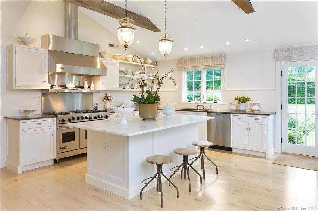 IdealEstate2's tweet image. Kitchen Classics: Design That Never Goes Out of Style ow.ly/EoXY50v3lkO

Explore More: IdealEstate.co

#KitchenDesgin #RealEstate
