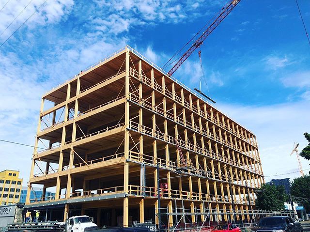 cgaledougfir's tweet photo. #DistrictOffice #pdx #masstimber Now that's an awesome building!!! @hackerarchitects https://t.co/sXtcnBDmMW https://t.co/NXr6dD0s60