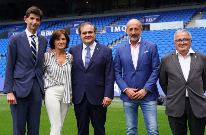 Osasuna's tweet photo. 🤝 COMUNICADO OFICIAL | Athletic Club, Real Sociedad, #Osasuna, Alavés y Eibar acuerdan fijar a 25 euros las entradas para las aficiones visitantes.

▶️ https://t.co/RYlMJVWDLe https://t.co/ORzPRdOeMW