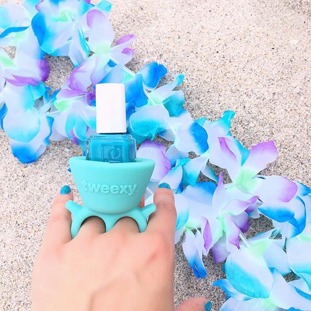 They say that friends are the family you can choose. Who in your life would love a little summer gift?
.
#tweexyeurope #weedingvinyl #nailpolishlove ift.tt/2JLt6QJ