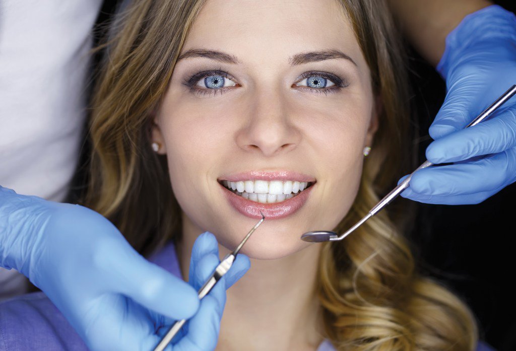 SDistinctionMag's tweet photo. "The New Patient Exam. What is it and why do you need one?" - 
By Brian P. Hall, DMD

The title of this column is something as a practicing dentist I hear all the time. Often it is said after... - https://t.co/iYHpNhxhbz - - #HOME https://t.co/Hoi7ceXclT