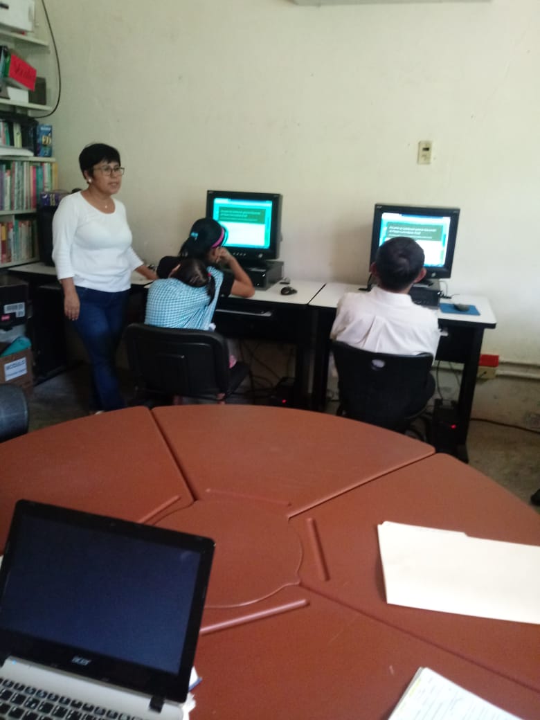 IEEASLP_tamazun's tweet photo. Aplicación de encuestas de Satisfacción a Educandos, en la Plaza Comunitaria de La Herradura, Xilitla de la Coordinacion de zona 07 Tamazunchale.@ieeaslp @rmzzona07 @BarraganHelios https://t.co/LziMRAqeKE