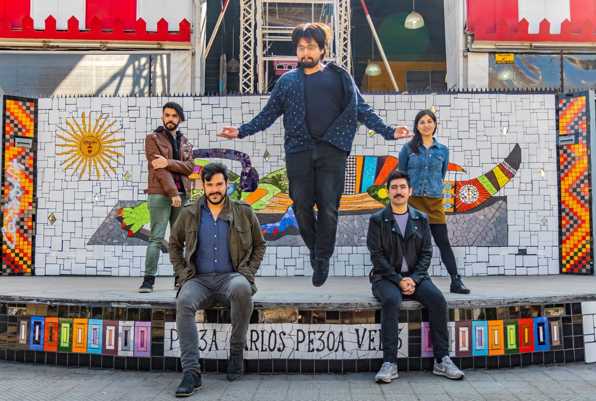 El grupo <a href="/conejoband/">C.o.n.e.j.o</a> comparte el video clip para su single “La niña” bit.ly/2XPMmkY