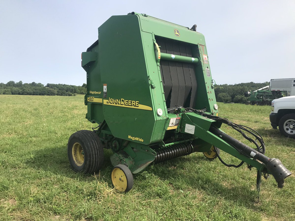 #freshtrades 2002 John Deere 457 silage special twine only. 21,500 bales, field ready. $14,900
