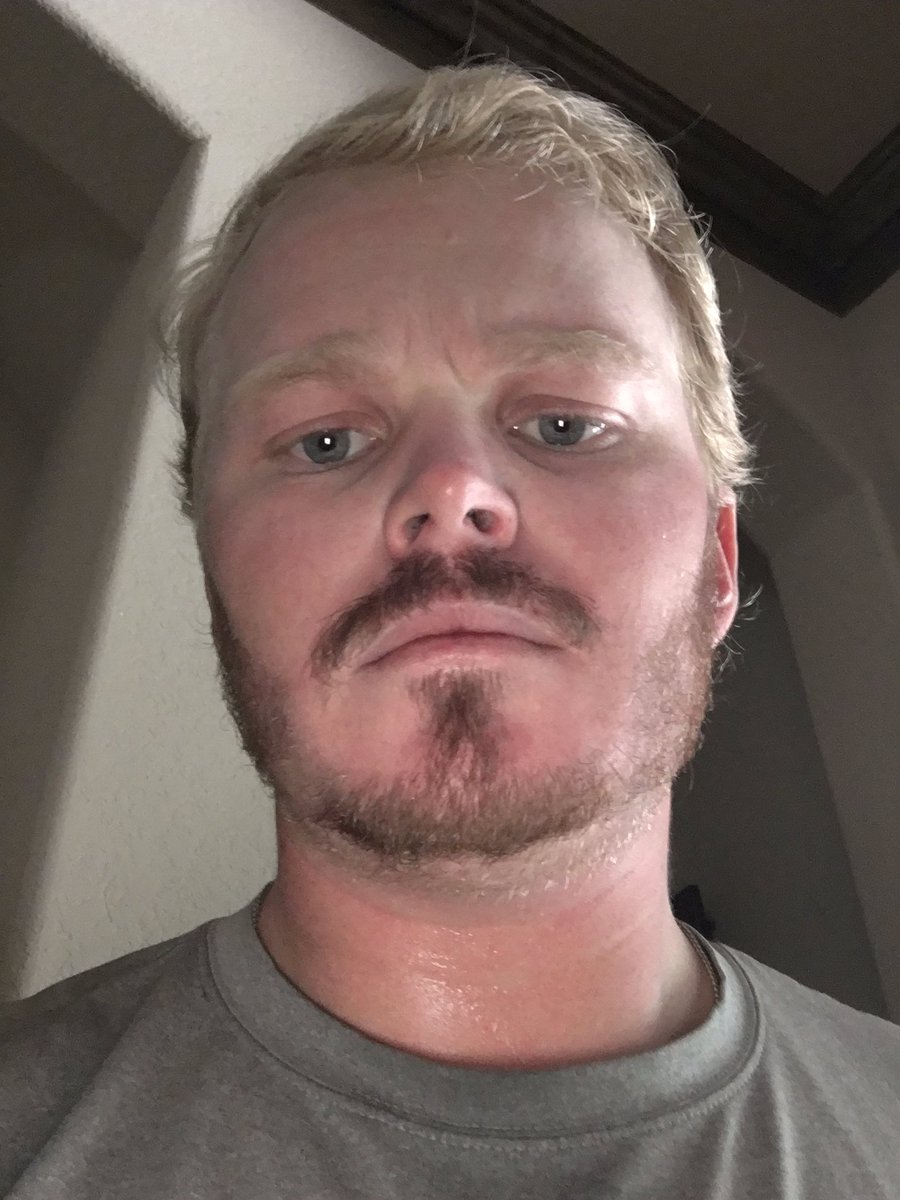 zachwall31's tweet photo. @WeatherlyLandon “hey dude lemme dye your beard, I promise it will make you look good!” 

This asshole dyed it black. https://t.co/S7JI2Ed6GZ
