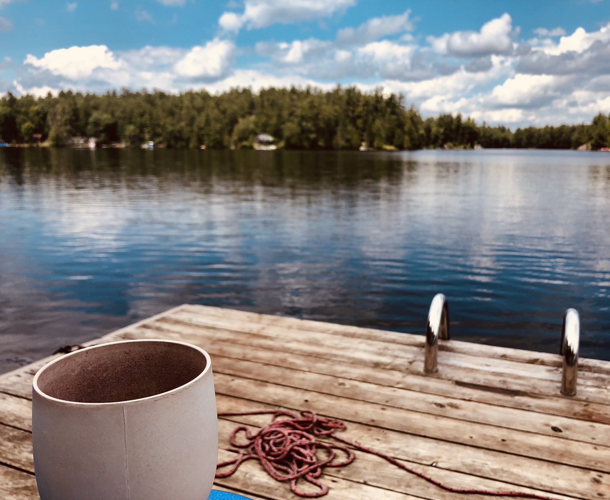 JLizAnderson's tweet photo. Not a bad place for my afternoon French lesson - has a real Canada feel to it...I love virtual learning (and working)! #mykawarthas. #30sGoals #lakesidelearning #canadiana https://t.co/CSbjN9S9Wr