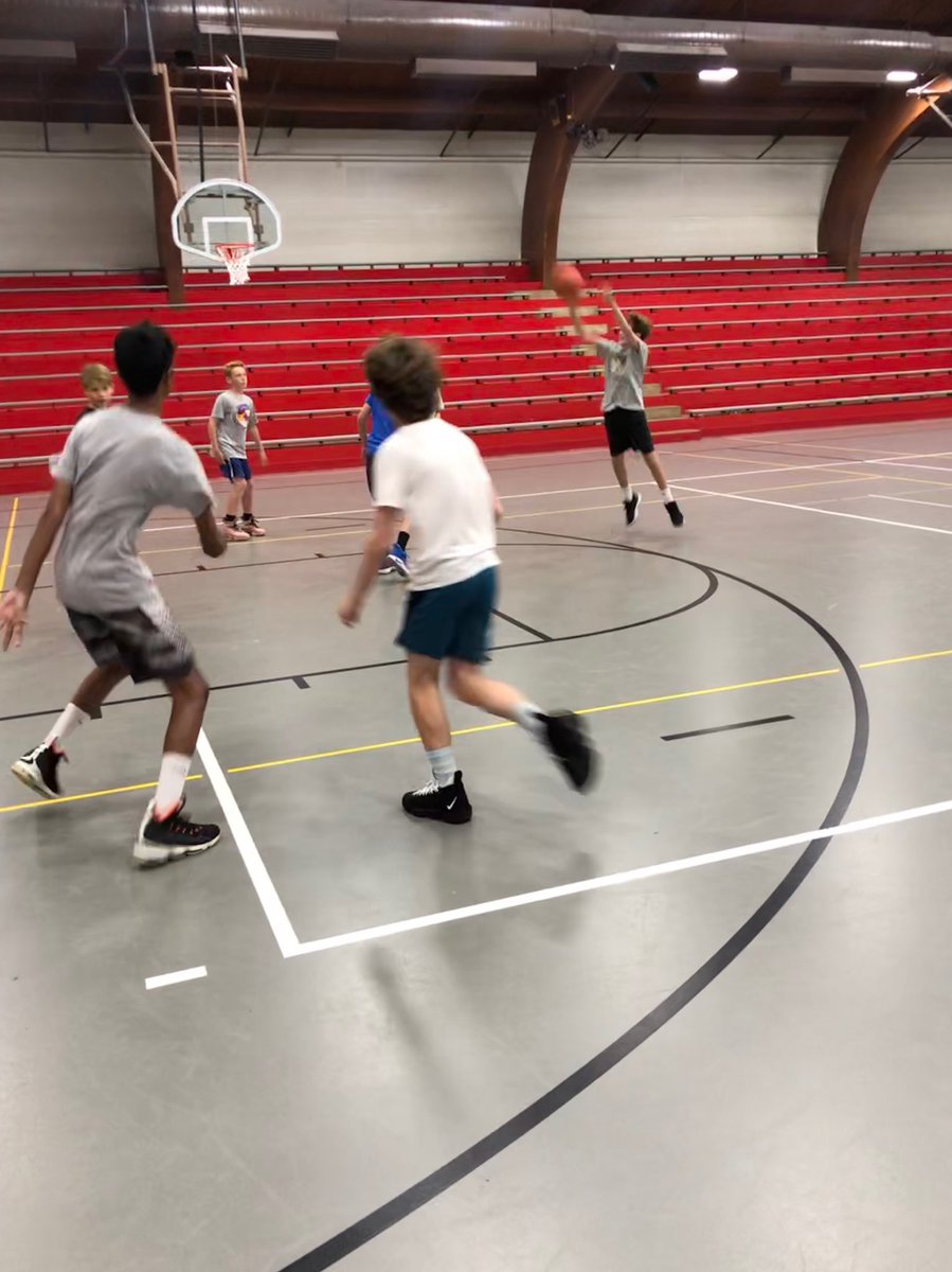 hanshoeg's tweet photo. Young guys getting after it today. 🏀💯#BSMHoops @BSM_Hoops #BSMProud #BSMFamily https://t.co/YQrp89gm0m