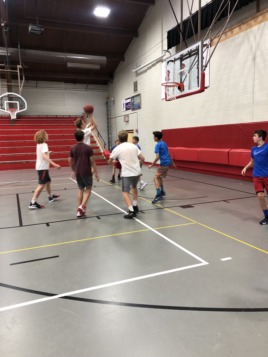 hanshoeg's tweet photo. Young guys getting after it today. 🏀💯#BSMHoops @BSM_Hoops #BSMProud #BSMFamily https://t.co/YQrp89gm0m