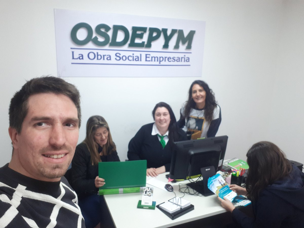 emmalopez24's tweet photo. #SanLuis Gracias a @redcame, a @gerardodbeltran y a @jabereciartua hoy trabajamos todos juntos, pensando acciones a futuro en la Cámara de Comercio, Industria y Producción de San Luis
#OsdepymEsDeTodos 
@Osdepym @ClubOsdepym
@camejoven @tello1077 @MayorcaRicardo @RubenMottes https://t.co/WDGoQE3rZD