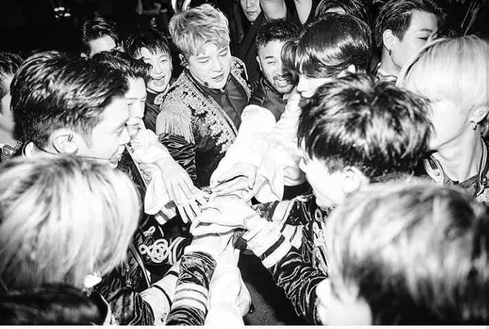 galleuillo's tweet photo. @Season_Riyadh @NochesconSuJu The king @SJofficial https://t.co/RR6b1ZdeFo