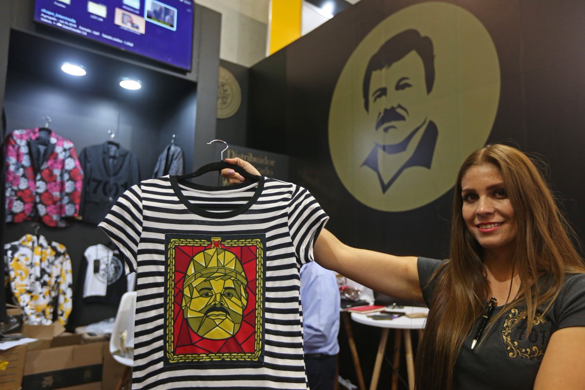 LaCronicaDeHoy's tweet photo. Lanzan en #Intermoda2019 la marca 'El Chapo 701' inspirada en el narcotraficante Joaquín Guzmán Loera; medios locales aseguran que la marca es propiedad de Alejandrina Guzmán, hija del capo sinaloense. La exposición estará en Expo Guadalajara, del 16 al 19 de julio. https://t.co/XAMEe2YBga