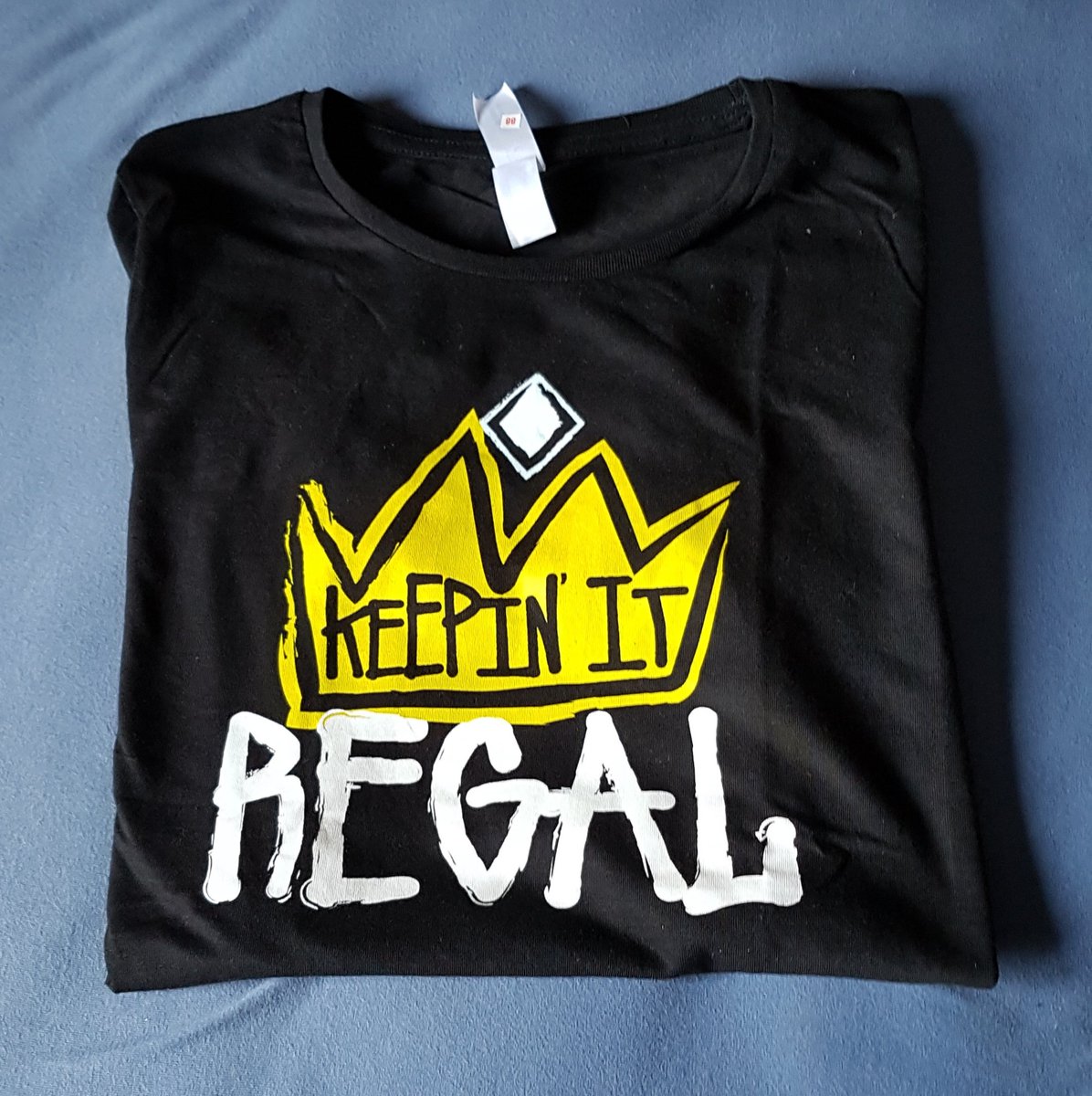 ChrissiSQ's tweet photo. My shirt arrived today 😍 I'm happy now 🤩 #keepinitregal #evilregal https://t.co/Cms93nrGgi