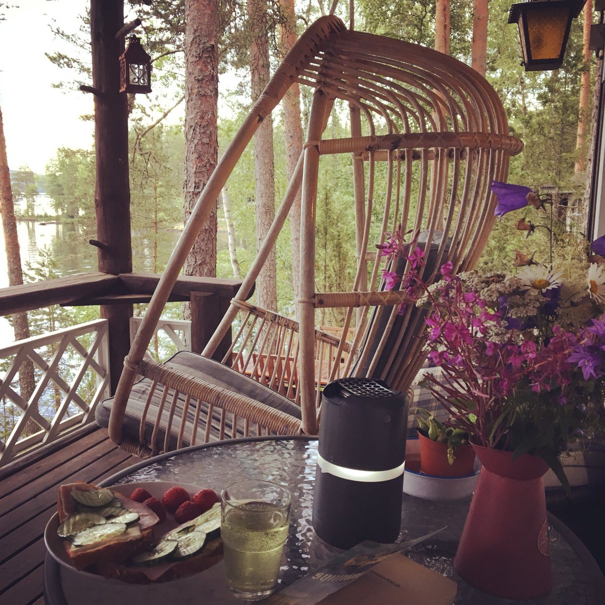 ellupaljarvi's tweet photo. Sometimes your soul just needs to rest. I hope you have that certain #happyplace also. #cottagelife #mökkielämää #lastdaysofvacation https://t.co/Z10ye3Jx78
