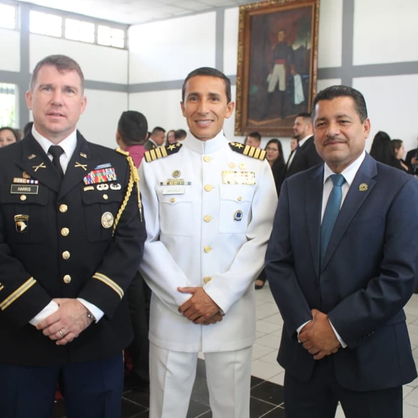 jcmendozagana1's tweet photo. "La preparación, el esfuerzo y la perseverancia son la clave del éxito". 🎓🎓🎓 Ceremonia de graduación del XXVIII del Curso De Seguridad y Desarrollo Nacional del CAEE. #Unlogro #Undesafío #UnaSatisfacciónPersonal👌 @GANAOFICIAL @FUERZARMADASV @caeeelsalvador
@MDefensa_SV https://t.co/dQBt2mNFRl
