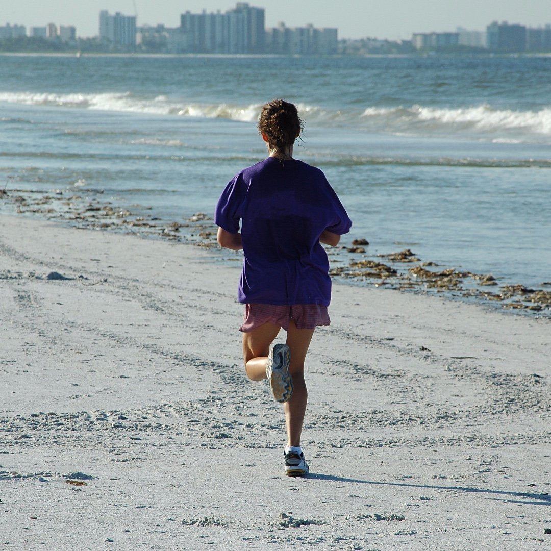 FysiodeRuiter's tweet photo. De temperaturen zijn hoog; gaan we wel of niet sporten?! Om die keuze iets makkelijker te maken hebben wij 5 tips opgesteld hoe je toch verantwoord kunt trainen tijdens warme zomerdagen! Benieuwd? Lees dan verder op https://t.co/zG6BoZIw4A
#fysio #zulk #hillegom #amsterdam #sport https://t.co/yMx4yuZDTb