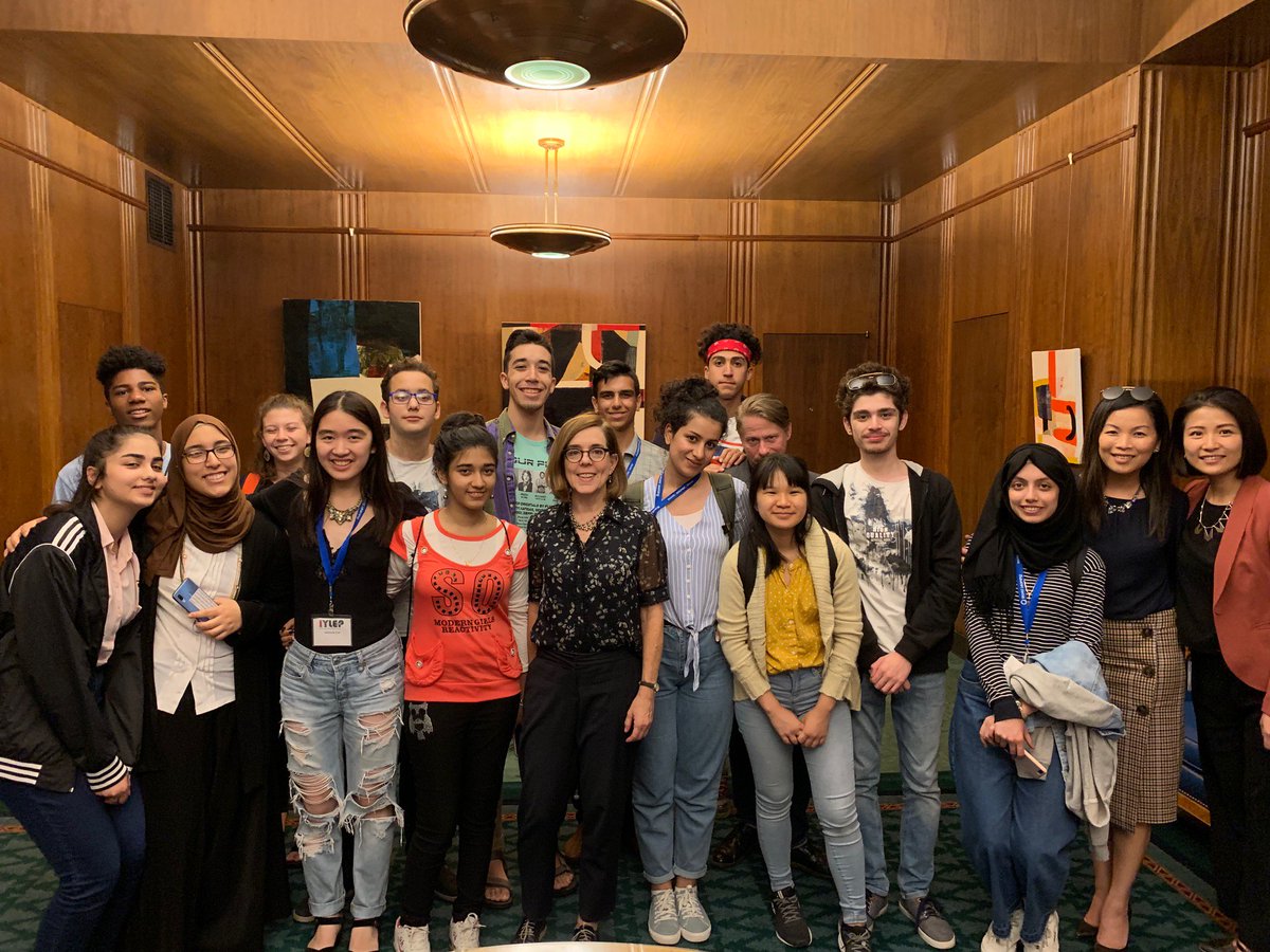 Our #Iraqi #Youth #Leaders met with <a href="/OregonGovBrown/">Governor Kate Brown</a> in #Salem yesterday to learn about #leadership in action and the power of #diplomacy here in #Oregon!

#worldoregon #futureleaders #globalvoices #ivlp #iylep #exchange