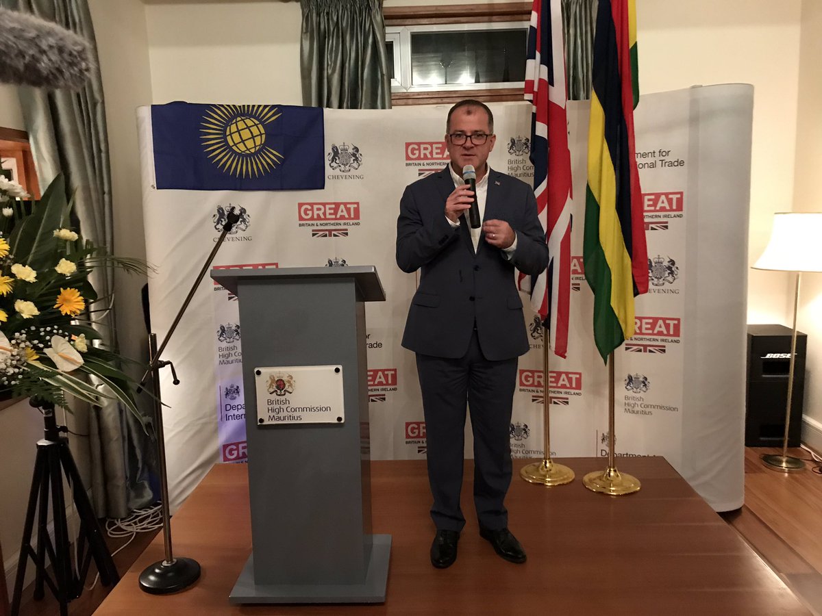 HCKeithAllan's tweet photo. Wonderful honour to host Association of Commonwealth Universities Summer School 2019. What a brilliant group of students from 15 #Commonwealth countries. Exciting future for our Commonwealth. @University_MU @cheveningfco @BritishCouncil @The_ACU @commonwealthsec @Commonwealth18 https://t.co/nm9DT3wplx