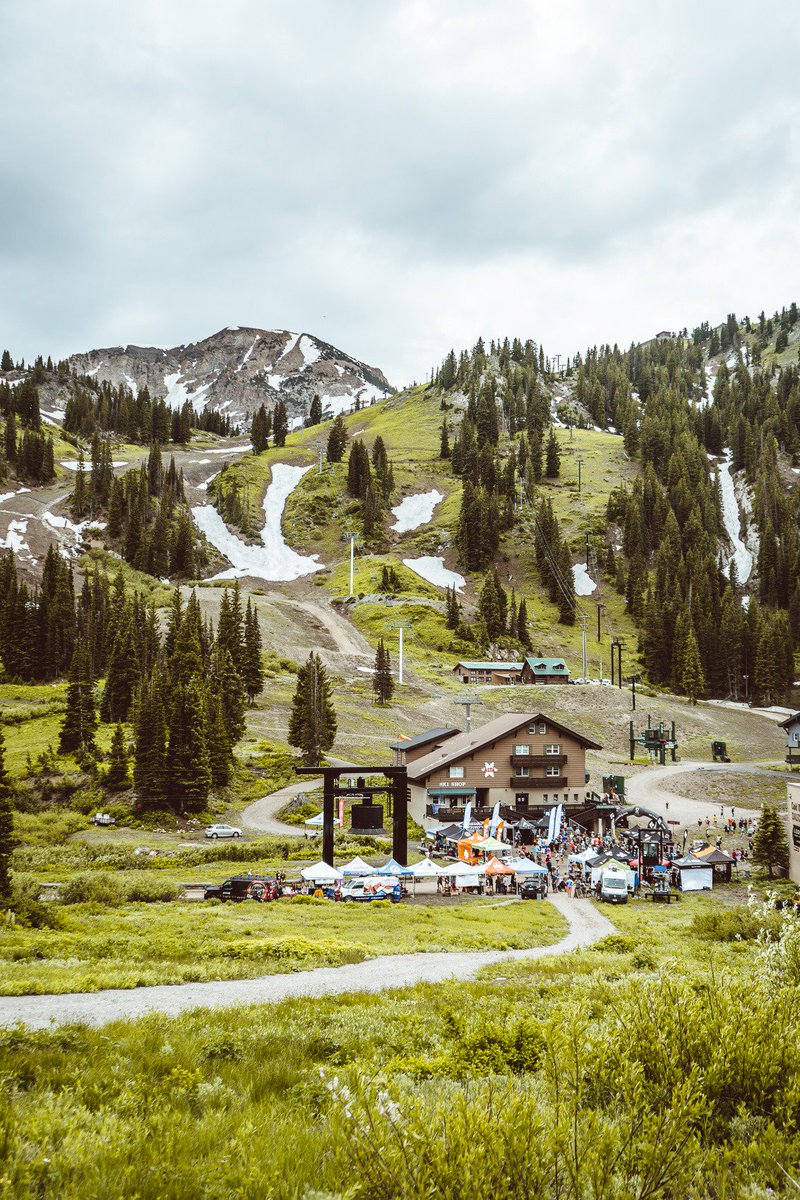 AltaSkiArea's tweet photo. The short shorts, mountain dance moves and utter determination were on full display this past weekend. The talented Keith Fearnow shares these moments.
🕺

📸: @fearnowka
🏁: Cirque Series 
#AltaSummer #PushPeaks https://t.co/pCKztXClgG