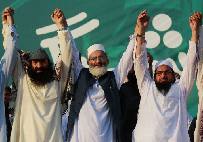 _vikrantsingh's tweet photo. @CIJ_ICJ Thanks. Today the world knows that #Pakistan is the only country where #terrorist are getting fund & weapons for terror. Big e.g. #Laden #HafeezSyed #MasoodAzhar #DaudIbrahim . #World have faced their #terrorism. @POTUS @MEAIndia @UN @PMOIndia 🇮🇳
https://t.co/uoBgwE0hZV