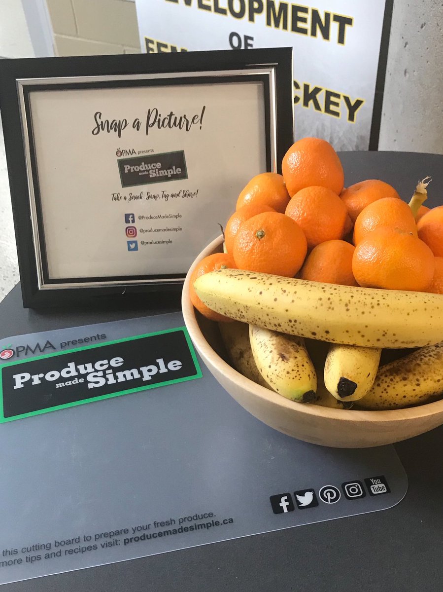 J16H's tweet photo. A big thanks to ⁦@ProduceSimple⁩ for making sure the young hockey players at the Dupuis &amp; Hefford Hockey school have lots of healthy snacks at camp this week #producemadesimple #enjoymoreproduce https://t.co/sxpCZojDD7