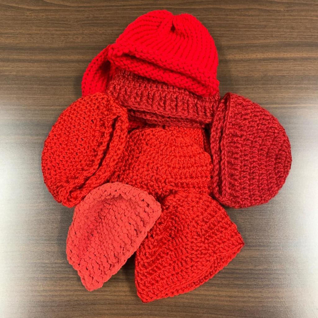 AmericanHeartIL's tweet photo. Thank you to the students at @meteavalley for kicking off this year's #LittleHatsBigHearts program! This awesome collection of hats was created by the school's knitting club. https://t.co/BJU7BeGPa5
