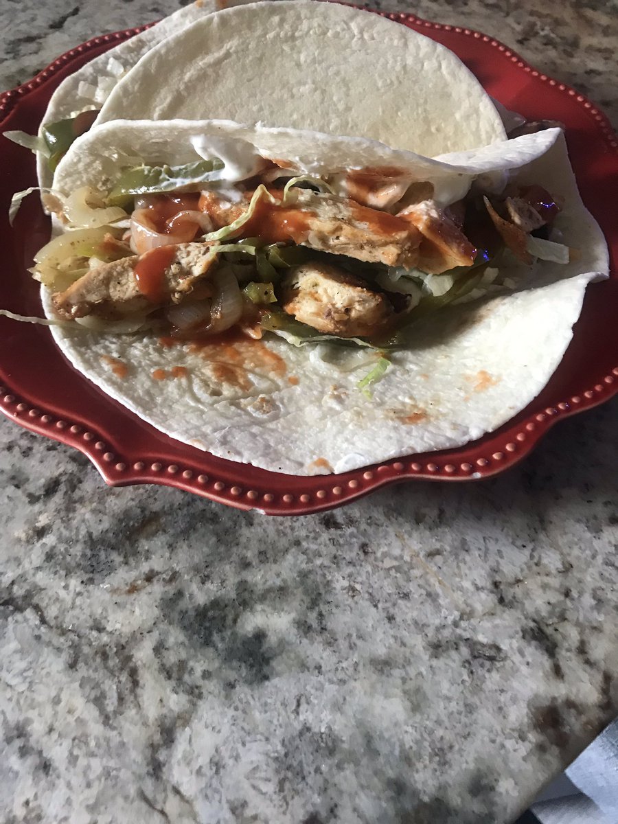 PugNatasha's tweet photo. Love finding leftovers from my moms cooking, usually there are none. She made really good grilled chicken fajitas last night, still a whole lot left and it’s 2:30...lucky day😃 https://t.co/zpYnFaZgkK