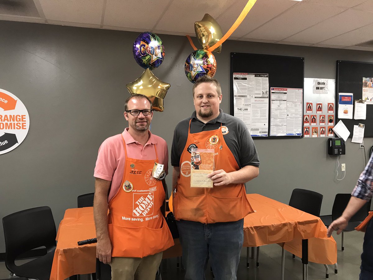 RececcaS's tweet photo. #letusdoitforyou Congratulations 2314 Paducah, KY for winning Show your love for Services for Q-1 @t_renard_ @HouleHeather https://t.co/eEfZugykMz